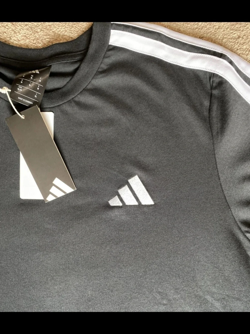 NWT Men’s Adidas Black Short Sleeve Tee with White Stripes.Size Medium